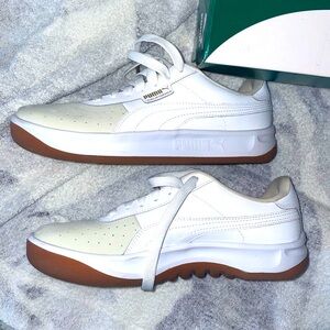 WOMENS PUMA SNEAKER - WHISPER WHITE-GOLD- SIZE 10